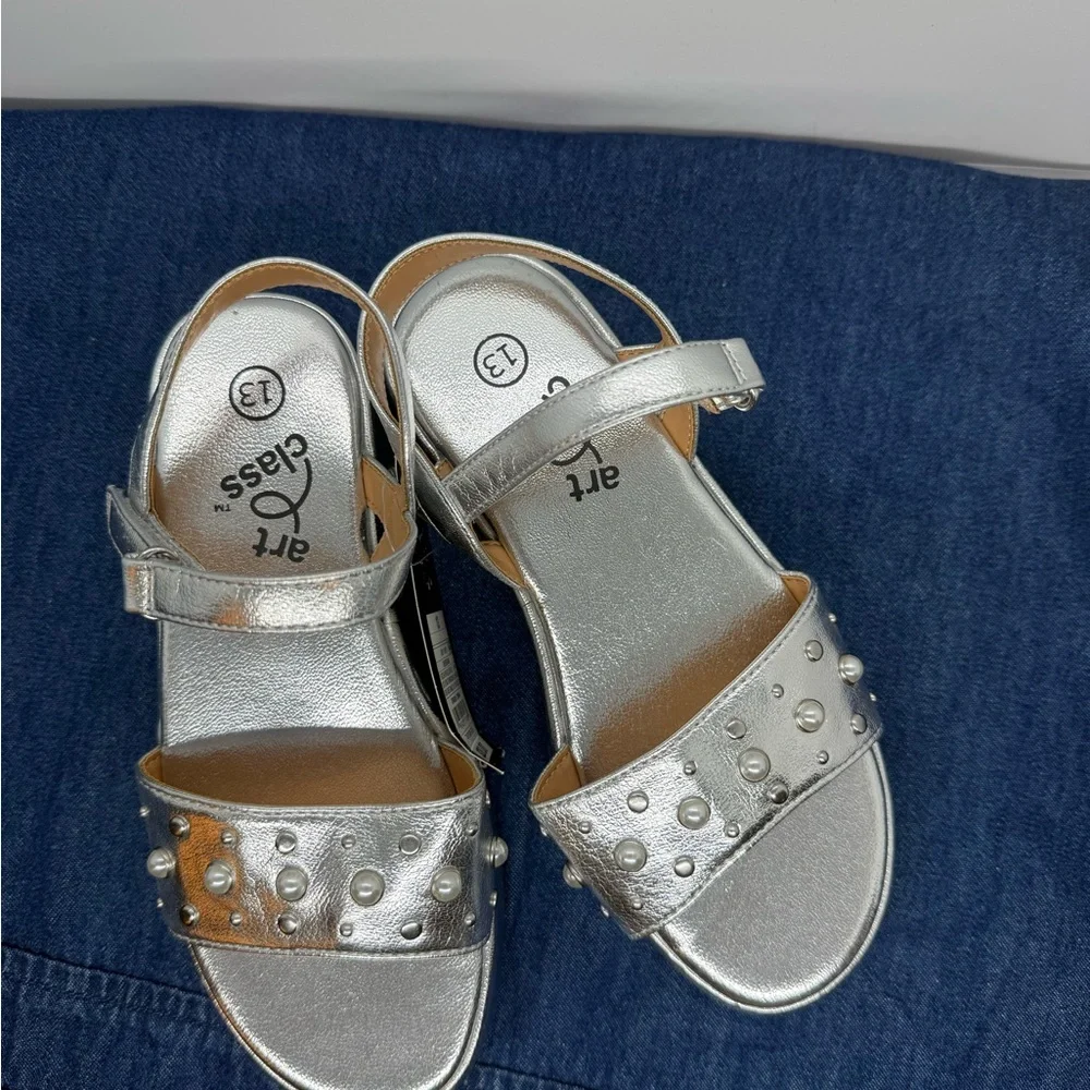 Size 1 Girl’s Silver Platform Sandals Art Class Pearl & Silver Studs